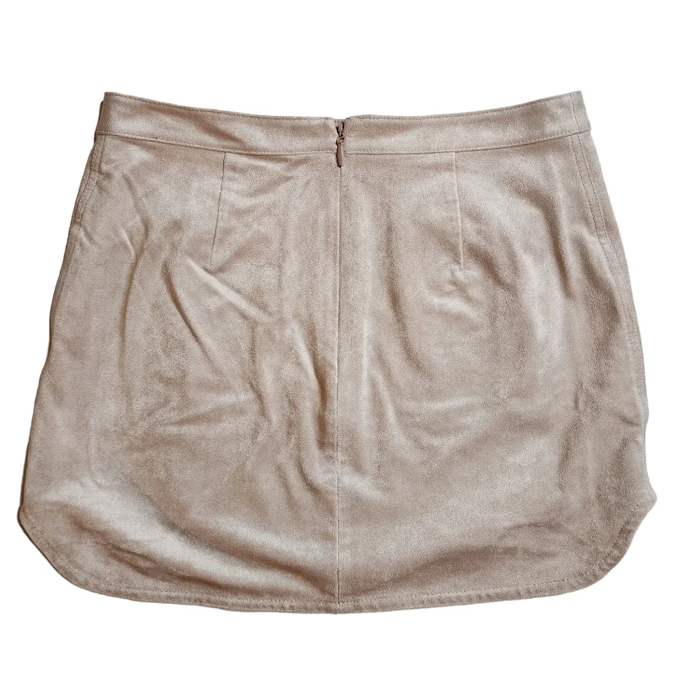 BCBGMAXAZRIA Bare Pink Mini Skirt NWOT Sz Small